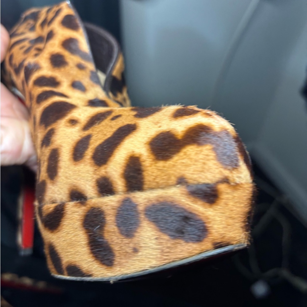 Christian Louboutin Leopard Print Women's Shoes - Picture 7 of 11